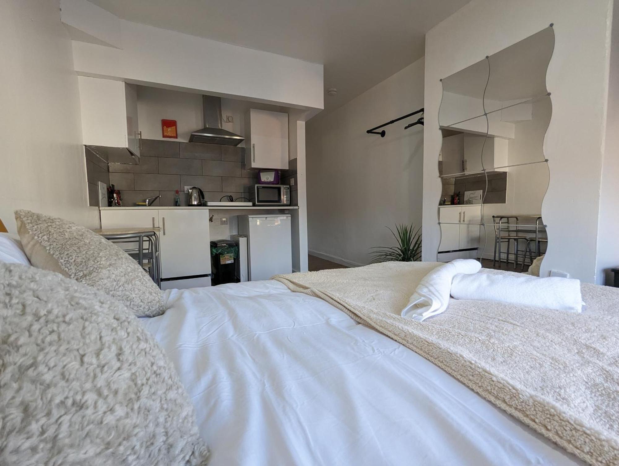 Inner-City Apartments - Basic Amenites Cardiff Eksteriør billede