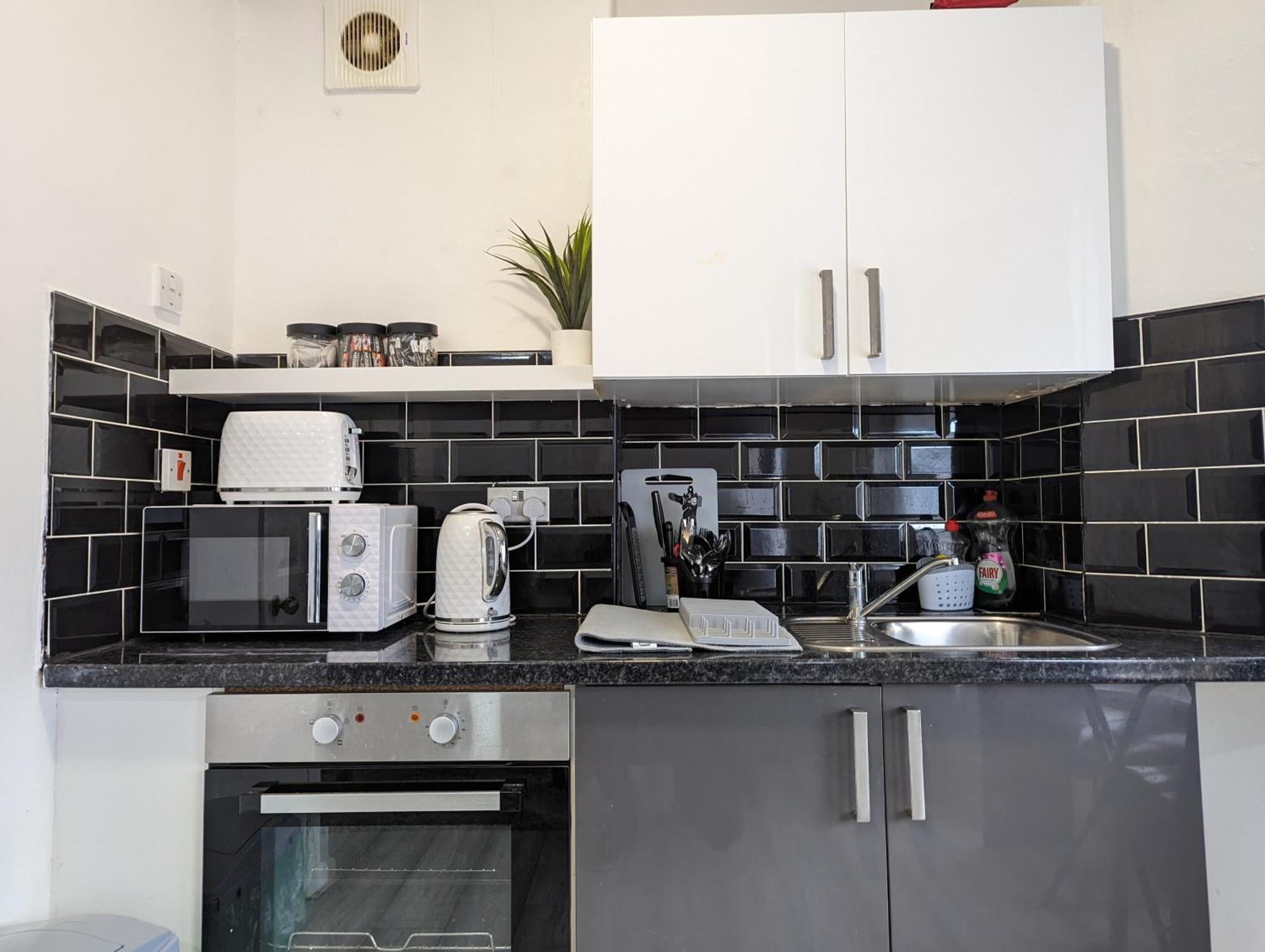 Inner-City Apartments - Basic Amenites Cardiff Eksteriør billede