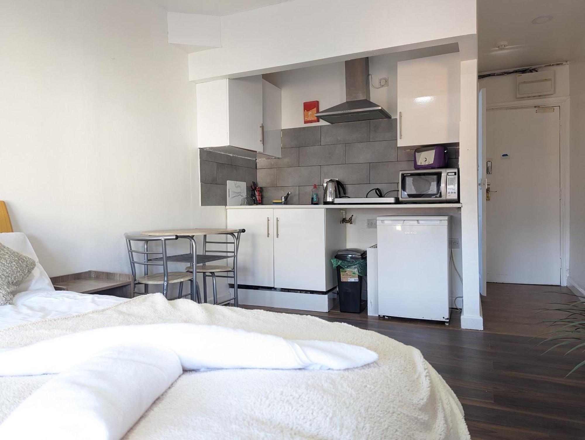 Inner-City Apartments - Basic Amenites Cardiff Eksteriør billede