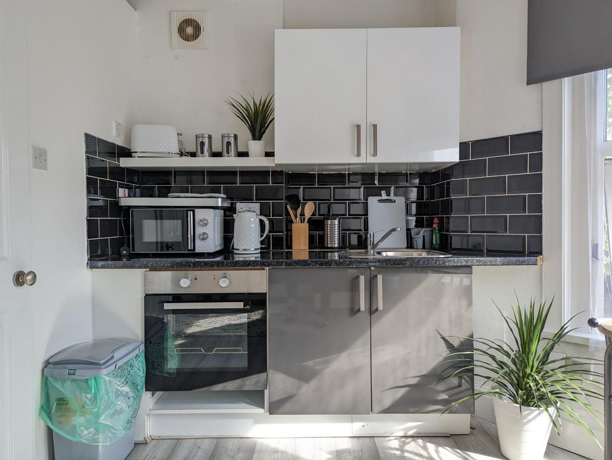 Inner-City Apartments - Basic Amenites Cardiff Eksteriør billede