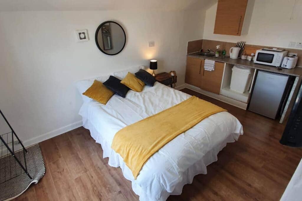 Inner-City Apartments - Basic Amenites Cardiff Eksteriør billede